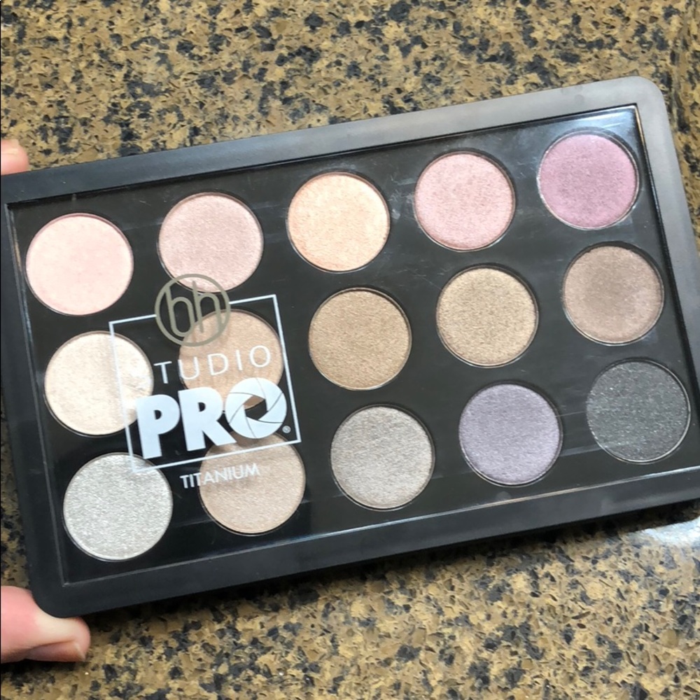 🧖🏻‍♀️ BH COSMETICS TITANIUM 🧖🏻‍♀️